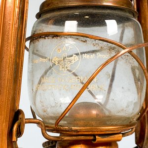 Farol a Queroseno Alemán Vintage en Chapa Cobreada con Pantalla de Vidrio - imagen 3