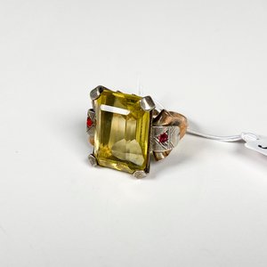 Antiguo Anillo Plata y Oro con Piedra Amarilla Grande y Detalles Rojos - imagen 2
