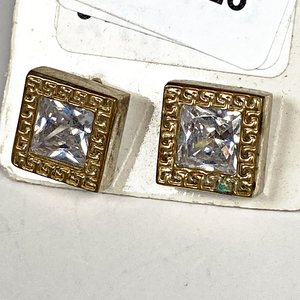 Par de Caravanas Cuadradas con Piedras y Detalles Dorados - imagen 3