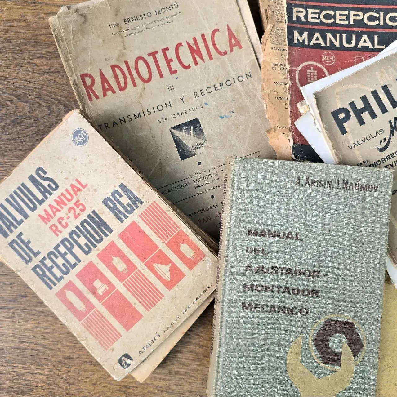 Item lote-52-libros-varios-de-electronica - Image 1
