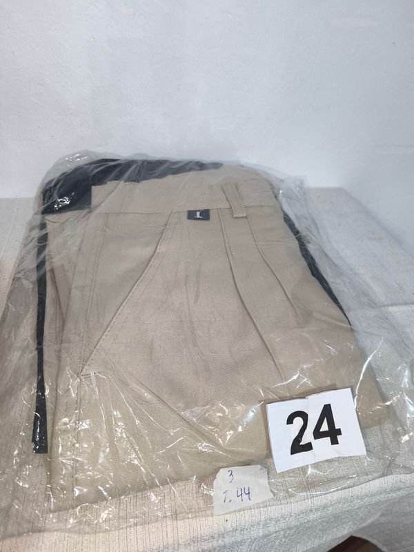 Ropa de talleres 44, pantalones y zapatos unisex - imagen 2