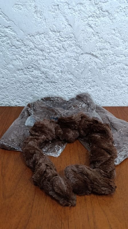 Lote siguiente: Chalina para dama en marrón