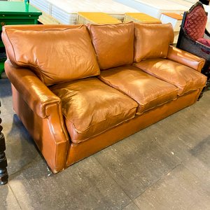 Sillón Luis XV y Sofá de Cuero Marrón Estilo Clásico - imagen 3