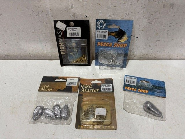 Lote de Artículos para Pesca: Señuelos y Anzuelos