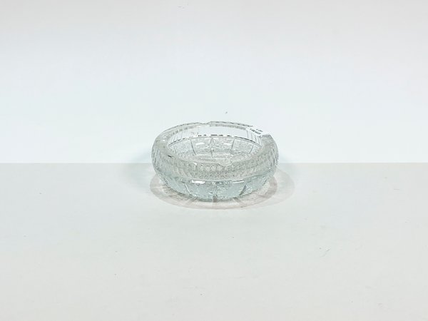 Lote anterior: Un cenicero de cristal tallado decoración estrellas
