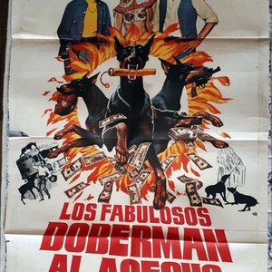 Lote anterior: Poster Original "Los Fabulosos Doberman al Acecho" (1976) con Fred Astaire