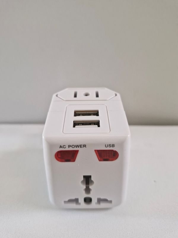 Adaptador Universal de Viaje para Viajes Internacionales - imagen 2