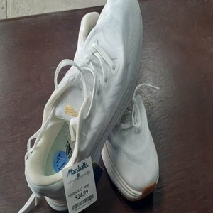 Lote anterior: Par de Zapatillas Deportivas Blancas