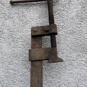 Sargento de Herrería Metálico Antiguo - imagen 2