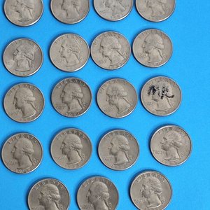 Lote de 19 Monedas Quarter Dólar de Diferentes Años - imagen 6