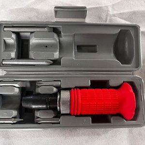 Lote siguiente: Destornillador de Impacto Manual con Puntas