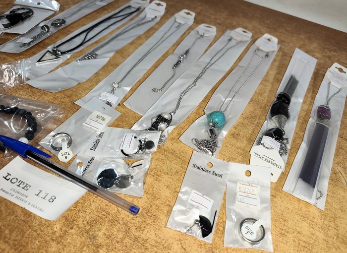 Collares, pulseras y anillos de acero quirúrgico en buen estado - imagen 3