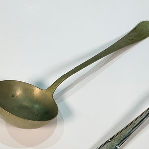 Tres Cucharones Metálicos de Diferentes Diseños - imagen 2