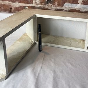 Estantería de Madera en L con Dos Niveles - imagen 4
