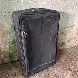 Lote siguiente: Valija Grande Negra para Viaje