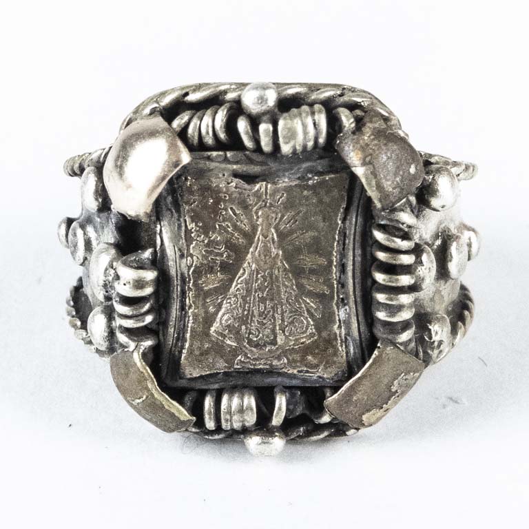 Anillo de plata en excelente condición