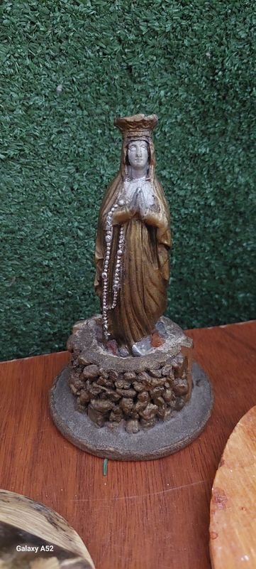 Colección de artículos decorativos y útiles - imagen 11