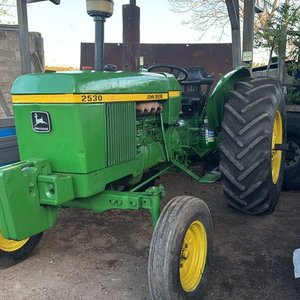 Lote siguiente: Tractor John Deere 2530 Verde - Excelente Estado