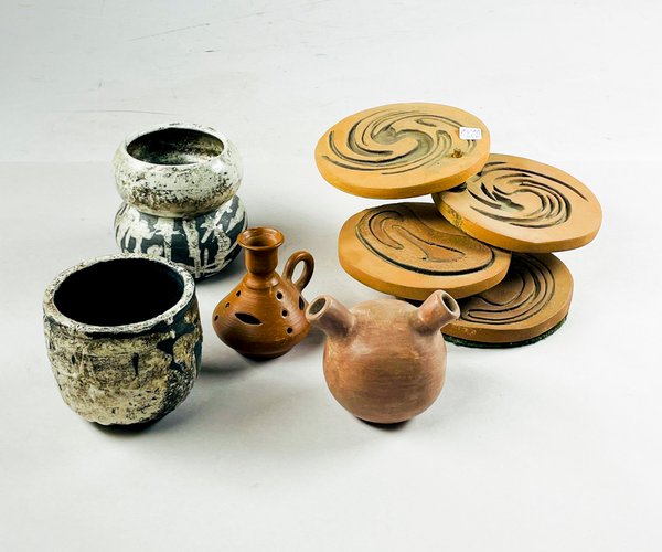 Colección de cerámica artesanal y decorativa