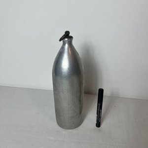Porrón de Aluminio con Tapa de Bronce - imagen 6
