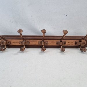 Perchero de Pared de Madera con 5 Ganchos Dobles de Metal Patinado - imagen 1