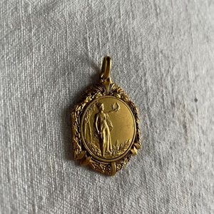 Lote anterior: Medalla Dorada Campeonato Dptal 1 Km Segundo Puesto Dassori 1936