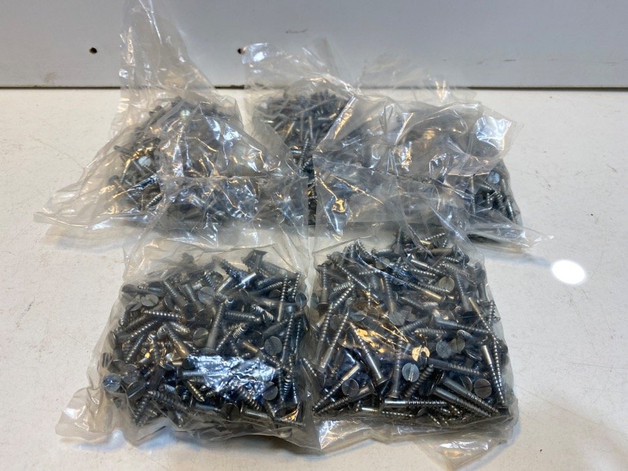 1000 Tornillos 4 x 30mm en 5 Bolsas