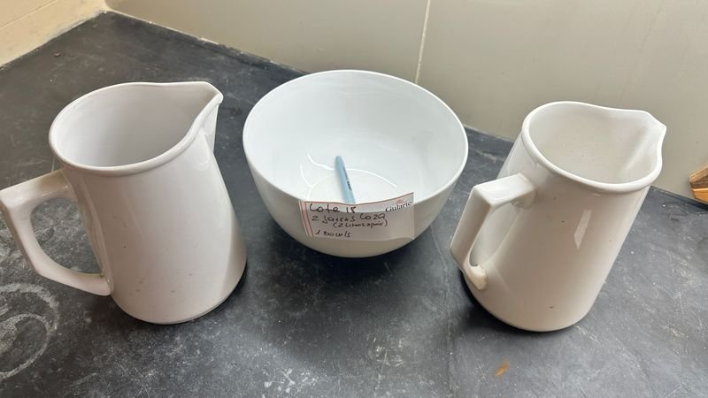 Lote anterior: Piezas de loza y accesorios para decorar