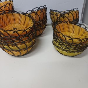 Lote de 100 Paneras Plásticas Amarillas y Negras, 20cm Diámetro - imagen 5