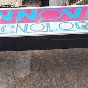 Lote anterior: Cartel Luminoso "Innova Tecnología" en Lona y Chapa con Tubos Fluorescentes