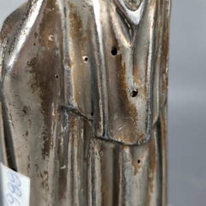 Figura Religiosa de Metal Plateado - Virgen con Cruz y Rosario - imagen 9