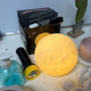 Lote Decorativo: Luna Luminosa, Cactus, Aros de Mimbre y Más - imagen 2