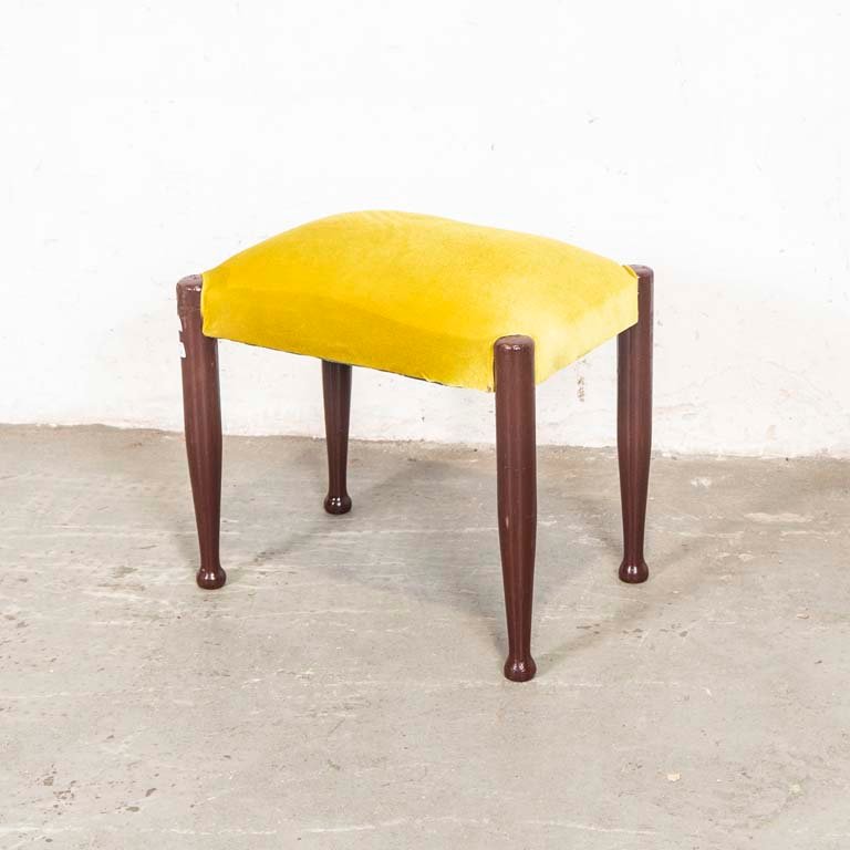 Lote siguiente: Banqueta danesa de tapicería amarilla
