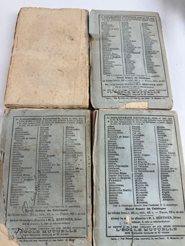 Libro antiguo de Voltaire, editorial Bibliothèque Nationale - imagen 8