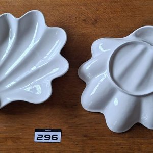 Conjunto de 10 Tazas Blancas con Interior Rojo y 2 Fuentes Concha - imagen 6