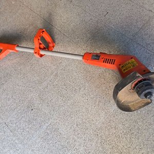 Bordeadora Eléctrica Black & Decker Naranja - imagen 3