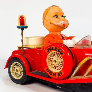 Auto Rojo de Plástico con Figura de Anciano - Son Ai Toys (1984) - imagen 2