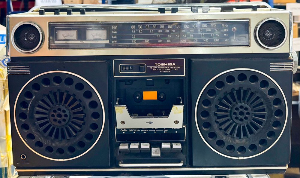 Venta de Bandeja Tocadiscos y Radio Grabador en Mal Estado - imagen 2