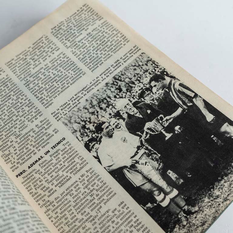 Colección de la revista 100 años de fútbol encuadernado en dos volúmenes - imagen 3