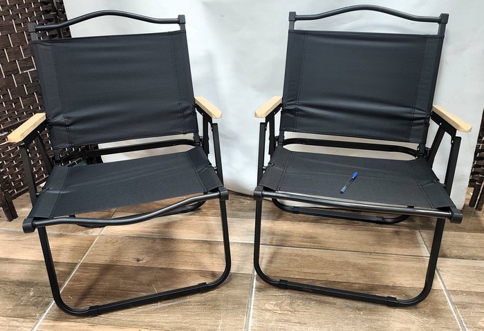 Lote siguiente: Sillas Plegables de Metal con Lona y Posa Brazos Madera