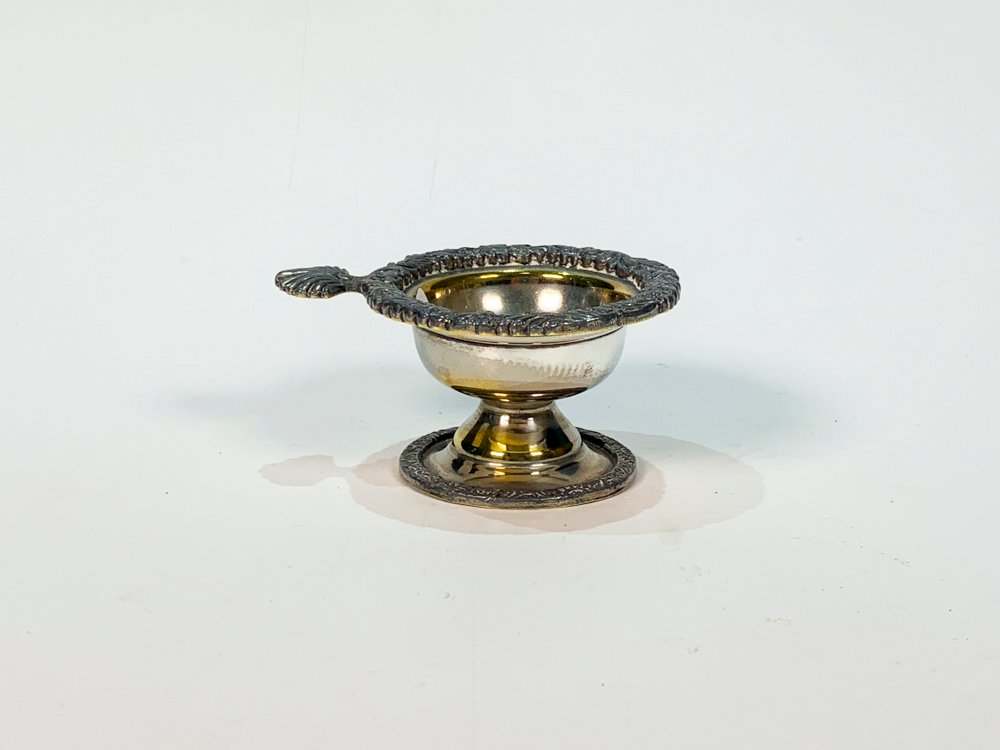 Colador de té Sheffield de metal con soporte tipo copón