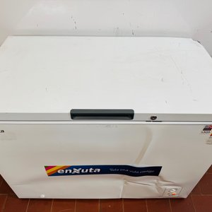 Freezer Horizontal Enxuta 297 Litros Sin Uso con Detalles Estéticos - imagen 2