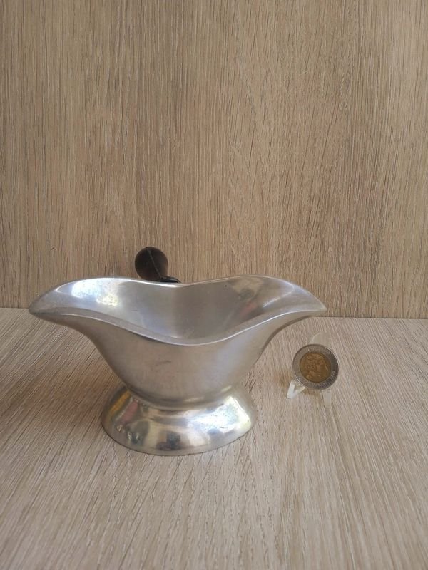 Lote anterior: Salsera en Metal con Decoración y Accesorios