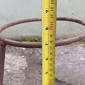 Brasero Circular de Hierro con Base de Tres Patas - imagen 6