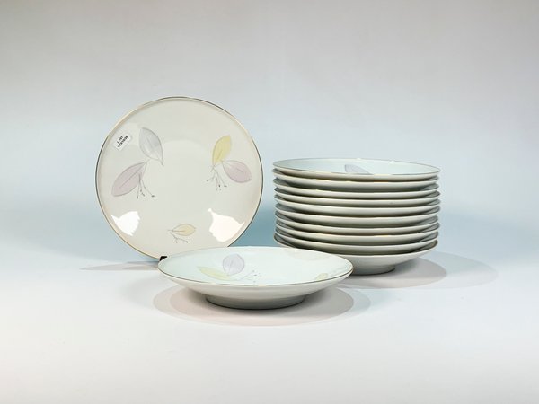 Doce Platos Hondos de Porcelana Bavaria Heinrich, Blancos con Hojas - imagen 1