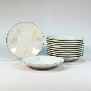 Lote anterior: Doce Platos Hondos de Porcelana Bavaria Heinrich, Blancos con Hojas