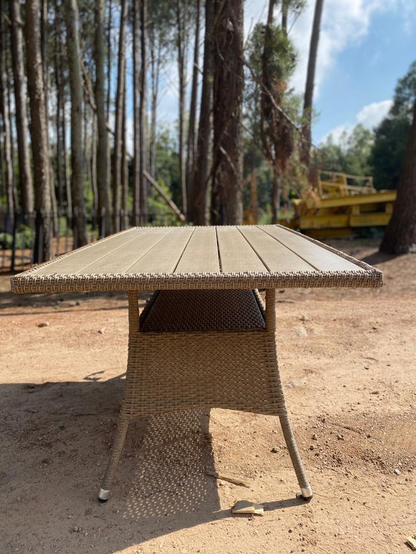 Mesa de patio beige para exteriores - imagen 2