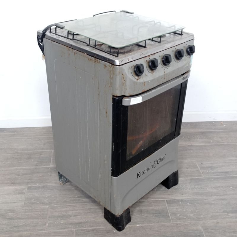 Cocina marca Tem, con rastro de óxido. No se probó. - imagen 5