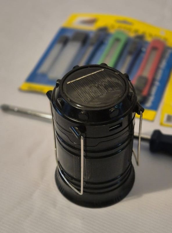 Lámpara LED Grande de Plástico Negro y Conjunto de Herramientas - imagen 5
