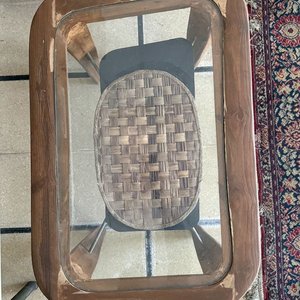 Mesa de Centro de Madera con Tapa de Vidrio y Bandeja Tejida - imagen 7
